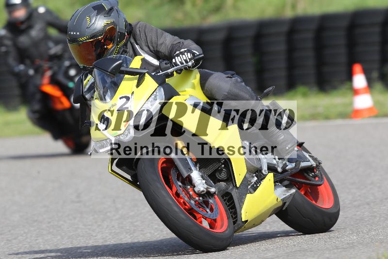 Archiv-2025/10 23.04.2025 Cornu Master School ADR/gruen-vert/32